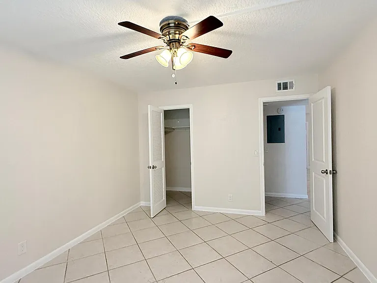 501 W Kalmia Dr #2 — Photo 10