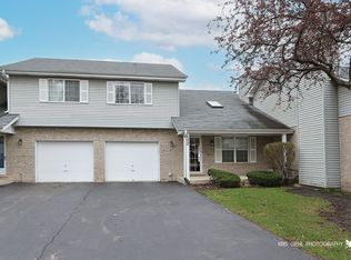 402 S Frontenac St, Aurora, IL 60504