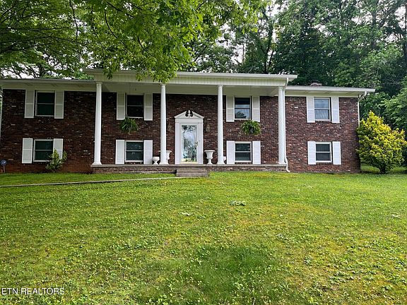 3rd image of 4648 Robindale Dr