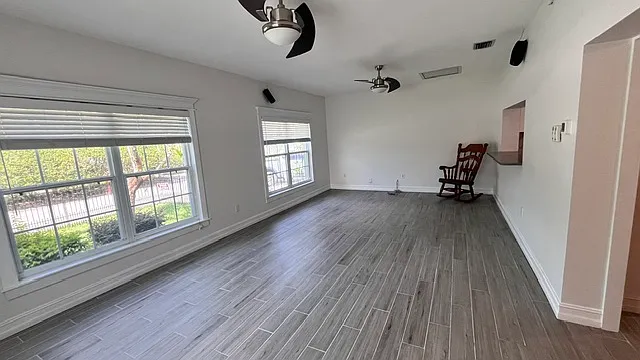 5428 Parkway Dr — Photo 10