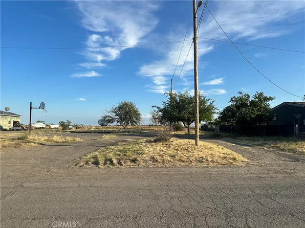 8933 Almond Ave #9, Dos Palos, CA 93620