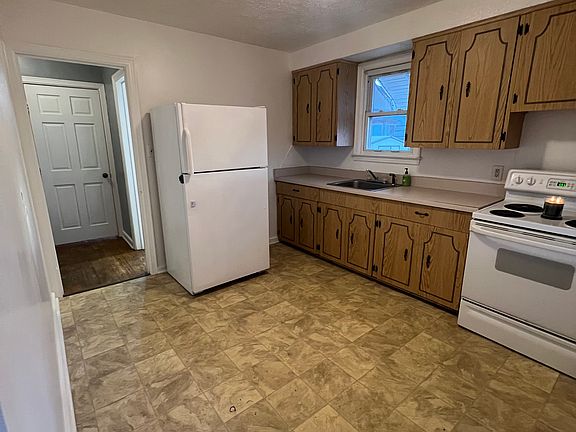 2nd image of 210 Columbia Ave