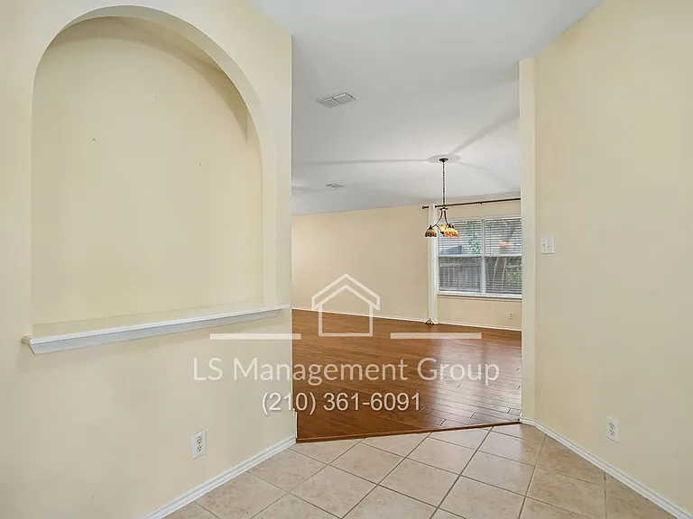 14343 Markham Gln — Photo 6