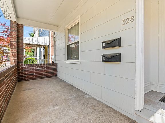 4th image of 328 Pitt St