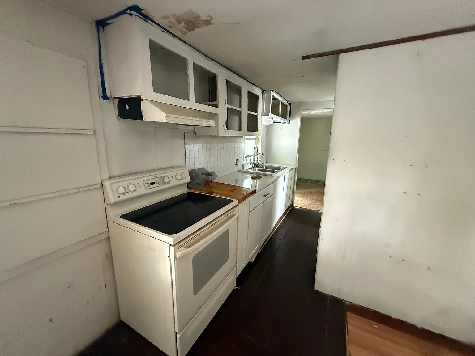 Handyman Special - Mobile Home For Only $500 — Photo 2