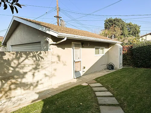 1005 E Palmyra Ave Photo 1