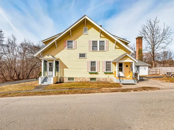 219 Pelham St, Methuen, MA 01844