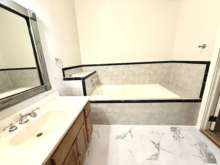 126 W Main St #B — Photo 17