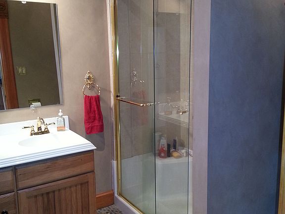 3/4 downstairs bath