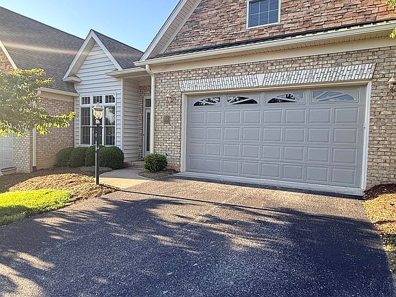 3rd image of 6716 Bay Hill Ct