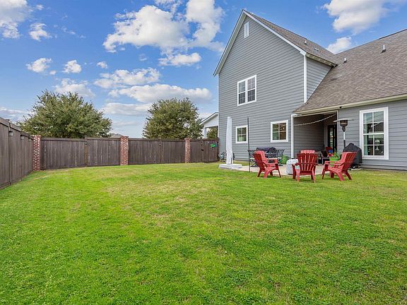 2nd image of 4244 Chapel Hill Row