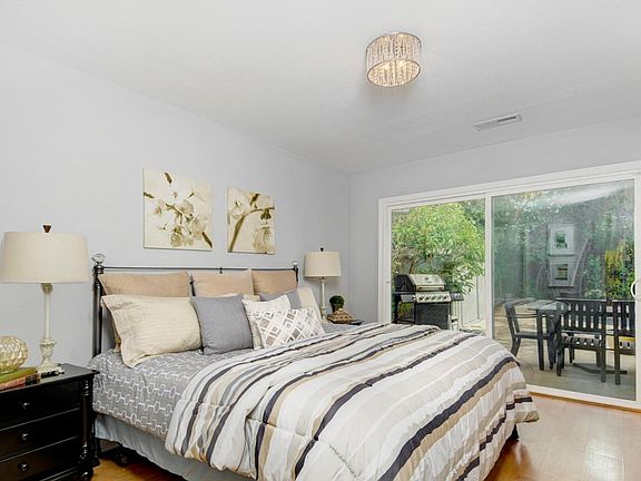 5th image of 1763 Hempstead Pl