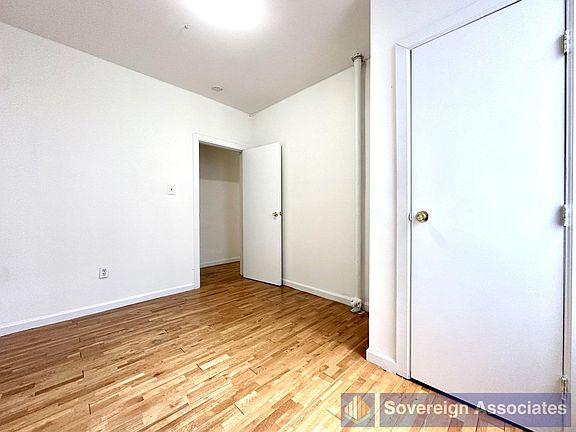 4th image of 3620 Broadway #53