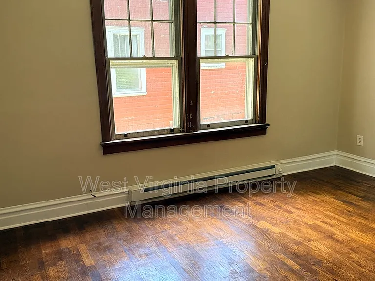 102 Temple St — Photo 22