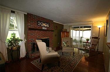 5th image of 4406 Winchester Dr