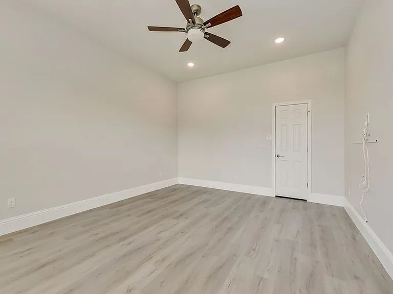 1819 Michael Dr — Photo 8