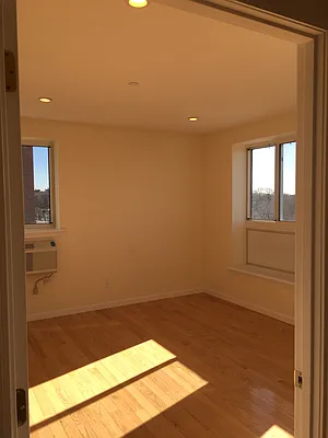 Rented by Q52 LLC | media 3