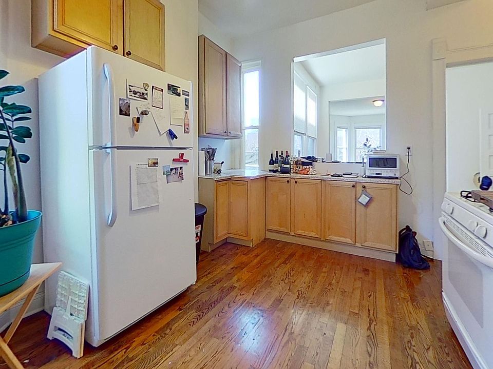 1st image of 4113 N Lincoln Ave APT 3F
