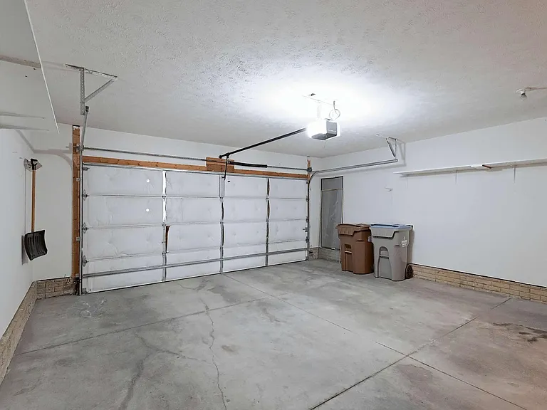 1718 Sawyer St — Photo 31