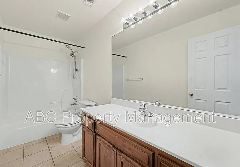 3006 SW Deerfield Blvd #2 — Photo 19