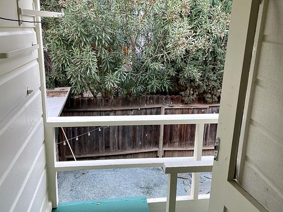 4th image of 1823 N St