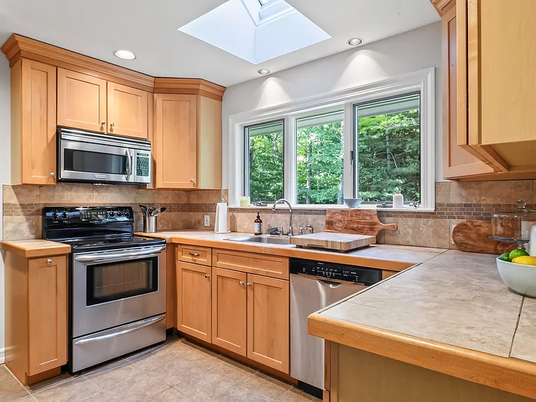 8 Cordwood Ln — Photo 13