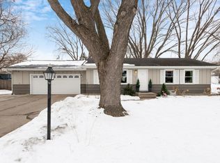10009 Irwin Rd, Bloomington, MN 55437