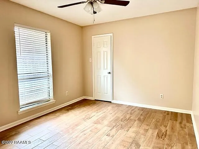 709 Rosedown Ln — Photo 9