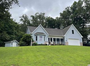 448 Bayshore Dr, Cadiz, KY 42211