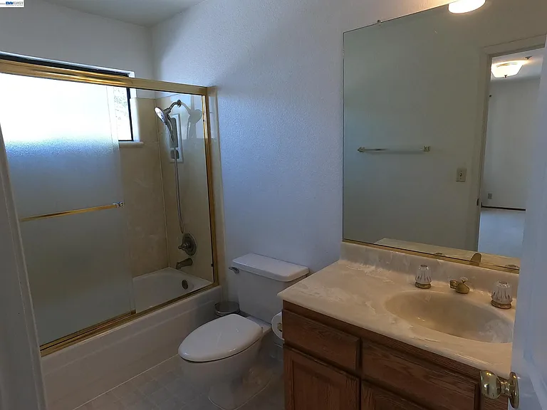 19179 Alpha Ct — Photo 37