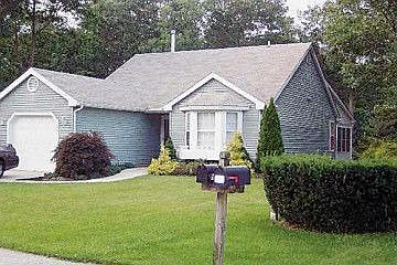 1st image of 705 Ravenswood Dr