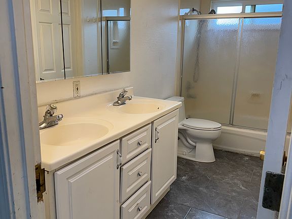 5th image of 852 Kellogg Ave Unit B