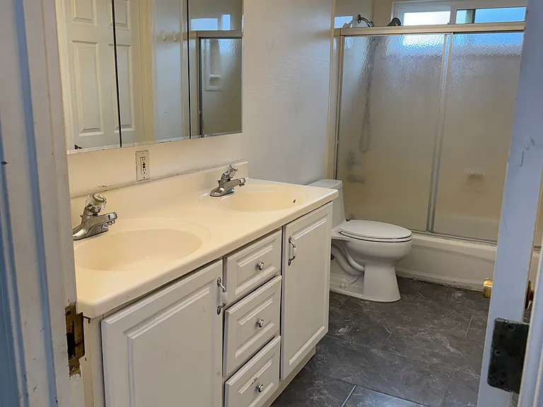 852 Kellogg Ave #B — Photo 5