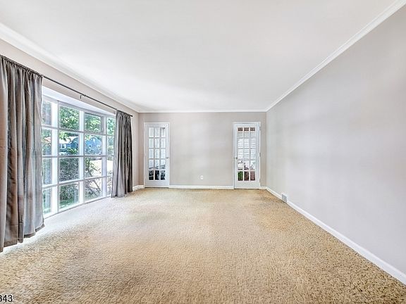4th image of 54 Oak Crest Rd