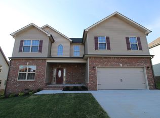 135 West Dr, Clarksville, TN 37040