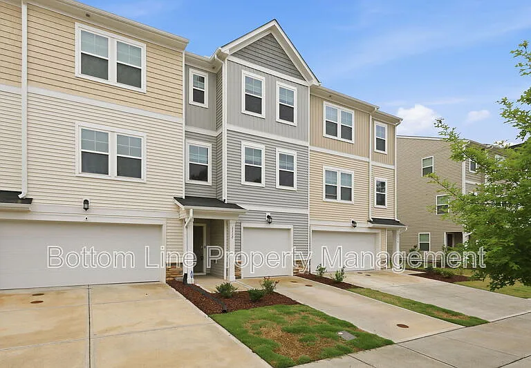 1112 Lily Loch Way — Photo 3