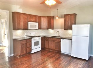 801 S 4th St APT B, Springfield, IL 62703