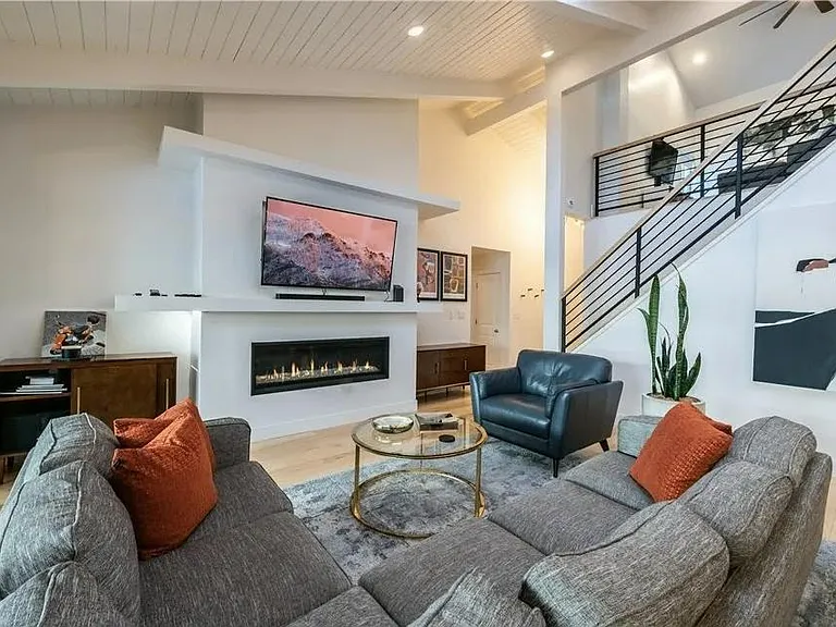 2660 E Parleys Way — Photo 14