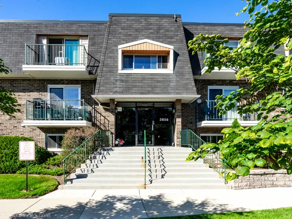 3856 S Parkway Dr APT 3B, Northbrook, IL 60062