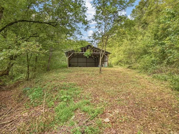 1310 Hunting Creek Rd, Whitleyville, TN 38588