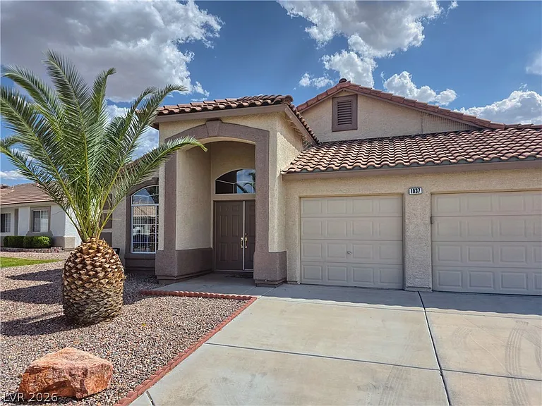 1037 Blue Lantern Dr — Photo 5