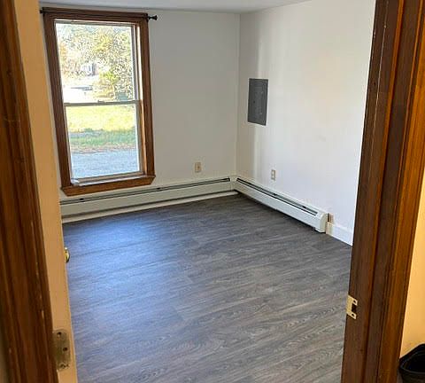 4th image of 17 Church St