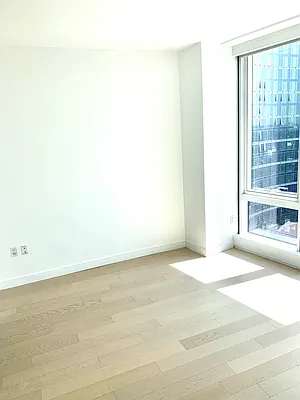 Rented by Luxury Apartments LIC | media 19