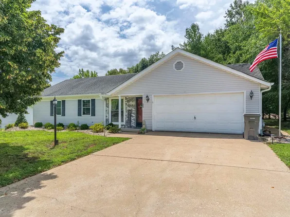 805 Cottonwood Ln, Carterville, IL 62918