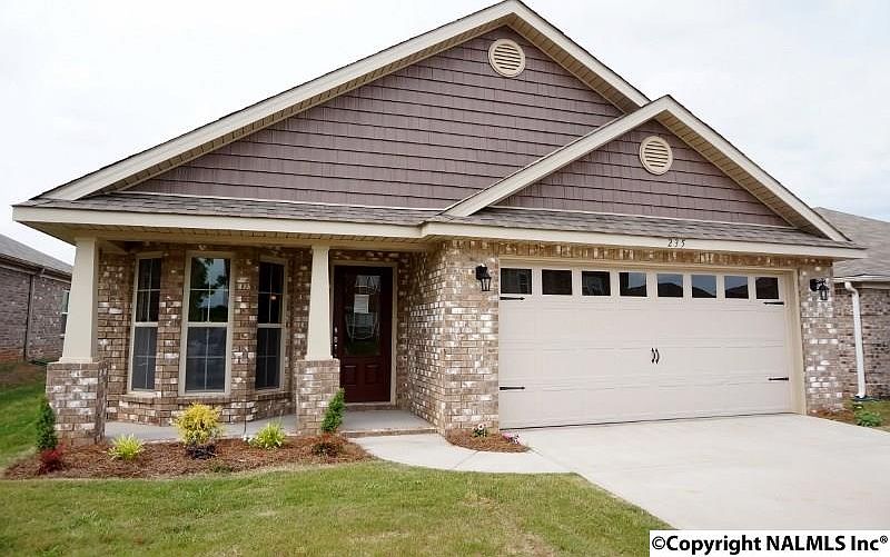1st image of 716 Oak Cove Ln