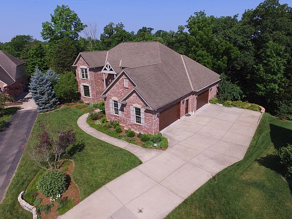Expansive Driveway/Parking!