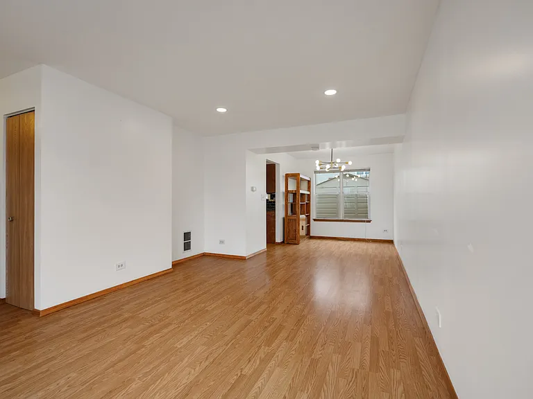 1127 Ashbrook Dr — Photo 6