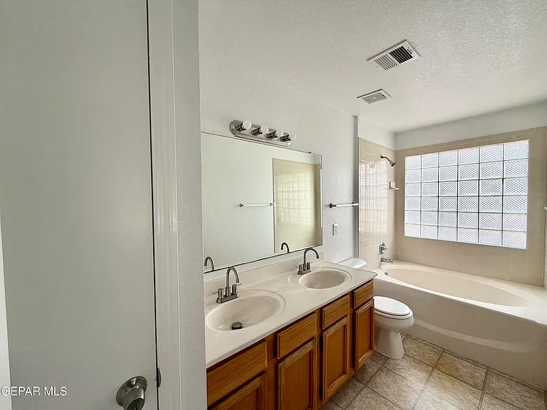 12501 Sombra Fuerte Dr — Photo 14