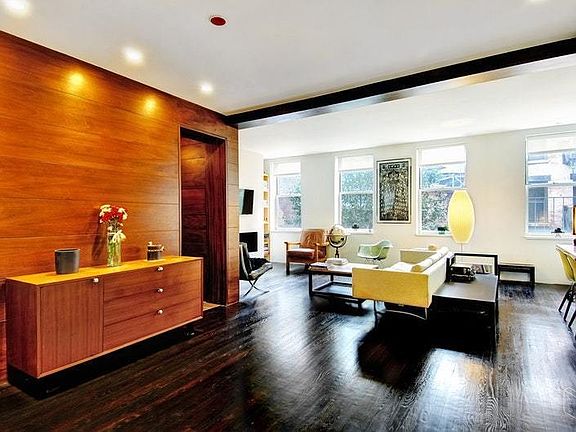 3rd image of 17 Cornelia St APT 2A