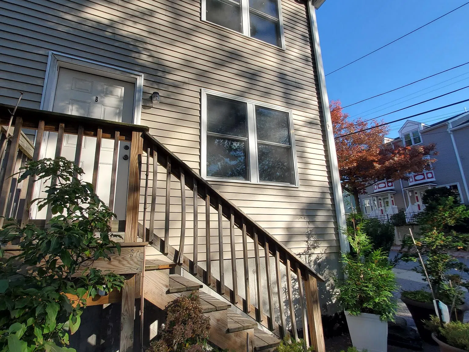 96 Evergreen St — Photo 3